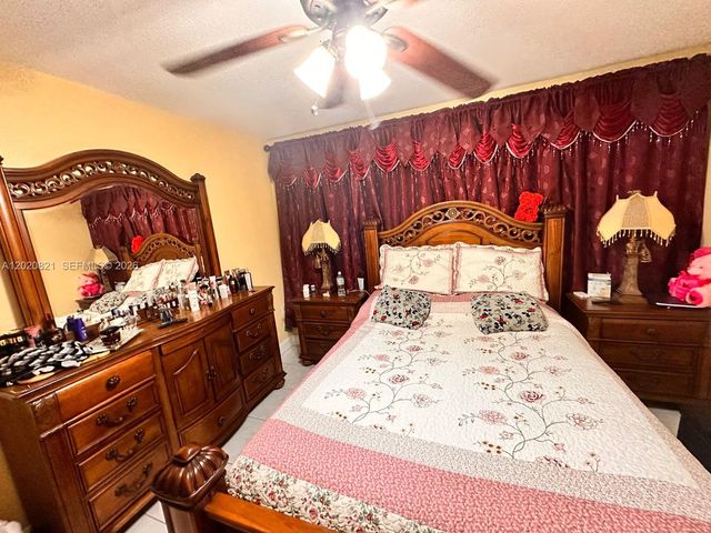 5953 W 28th Ave 24, Hialeah, FL 33016