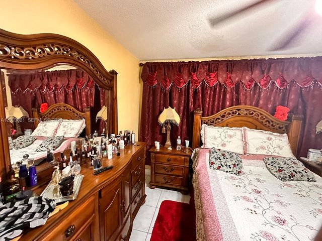5953 W 28th Ave 24, Hialeah, FL 33016