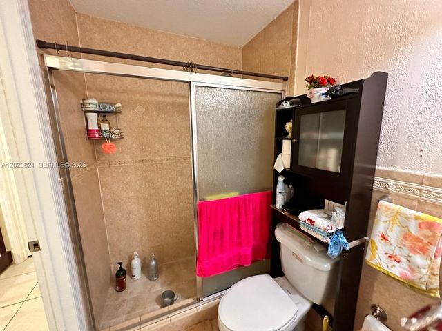 5953 W 28th Ave 24, Hialeah, FL 33016