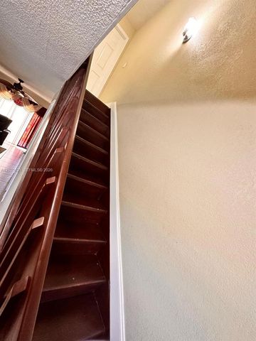 5953 W 28th Ave 24, Hialeah, FL 33016