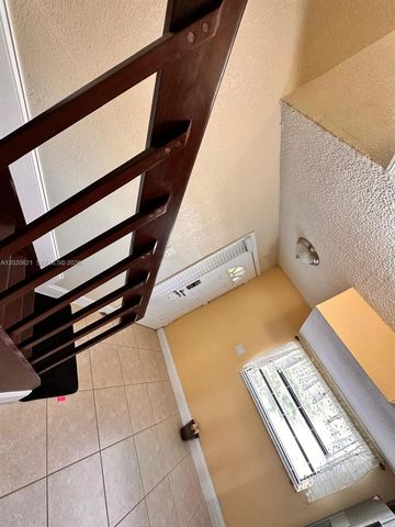 5953 W 28th Ave 24, Hialeah, FL 33016