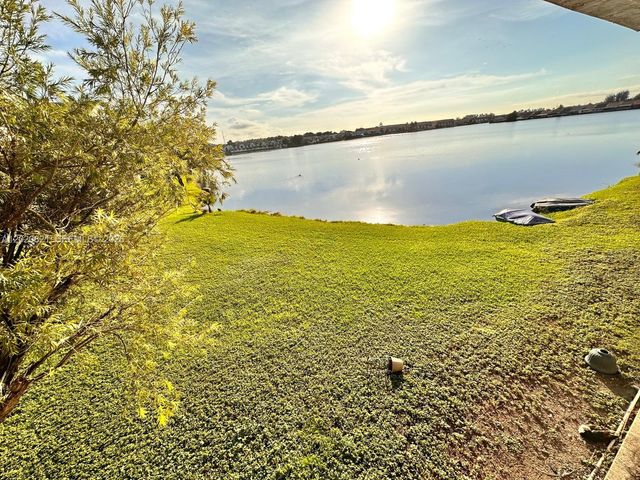 5953 W 28th Ave 24, Hialeah, FL 33016