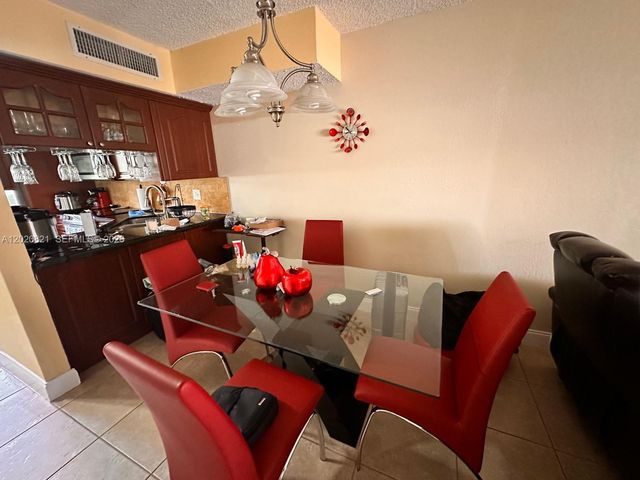 5953 W 28th Ave 24, Hialeah, FL 33016