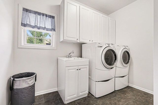 6345 Brookview Drive, Saline, MI 48176