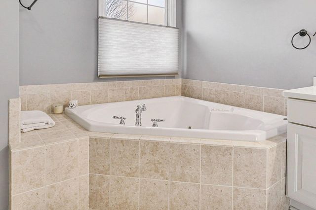 6345 Brookview Drive, Saline, MI 48176