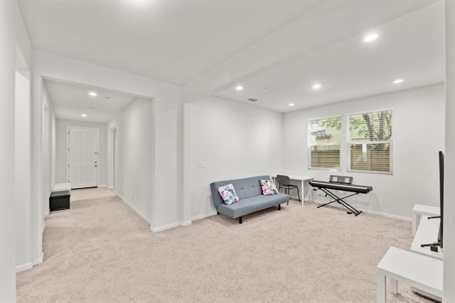 712 Renoir Ln, Stockton, CA 95209