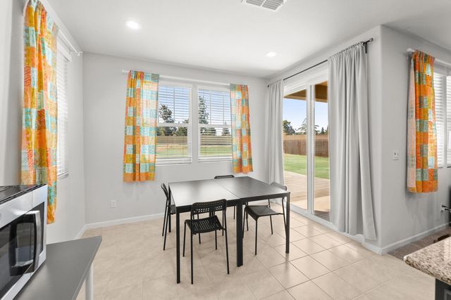 712 Renoir Ln, Stockton, CA 95209