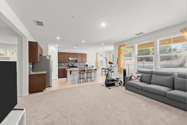 712 Renoir Ln, Stockton, CA 95209