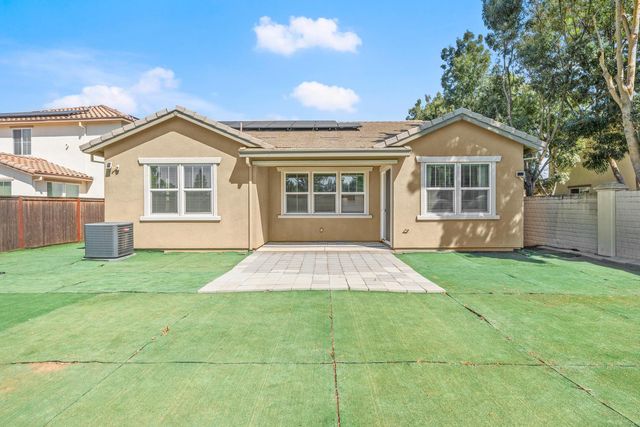 712 Renoir Ln, Stockton, CA 95209