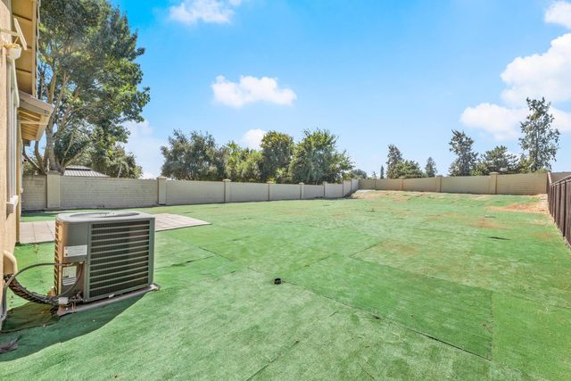 712 Renoir Ln, Stockton, CA 95209