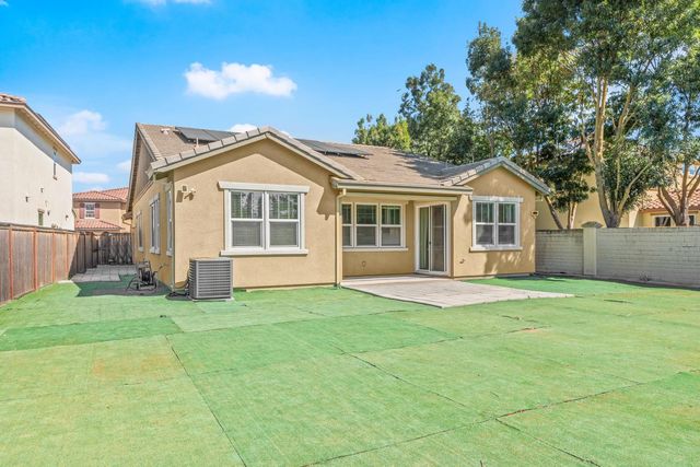 712 Renoir Ln, Stockton, CA 95209