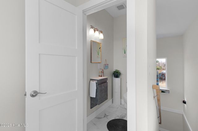 103 Port Lane, Newport, NC 28570