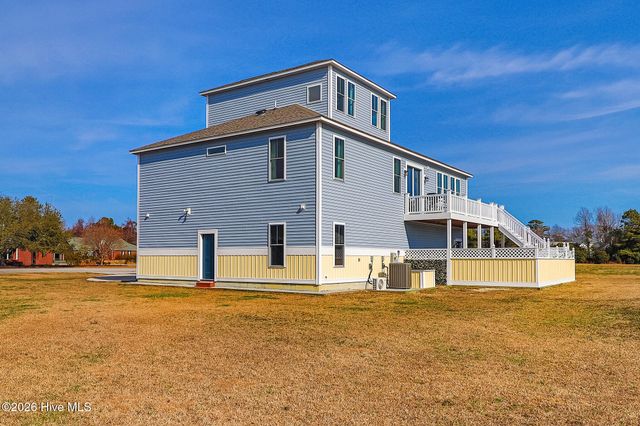 103 Port Lane, Newport, NC 28570