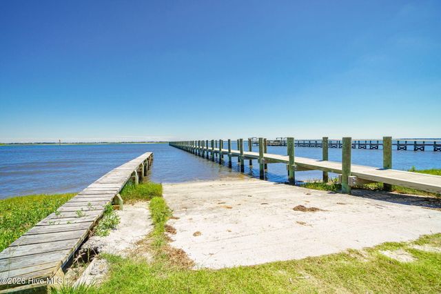 103 Port Lane, Newport, NC 28570