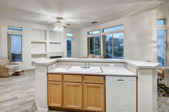 345 W Continental Vista Place, Green Valley, AZ 85614