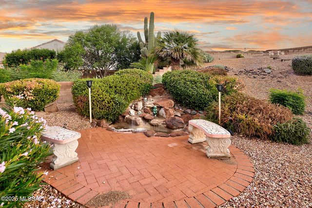 345 W Continental Vista Place, Green Valley, AZ 85614