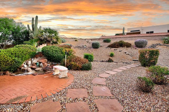 345 W Continental Vista Place, Green Valley, AZ 85614