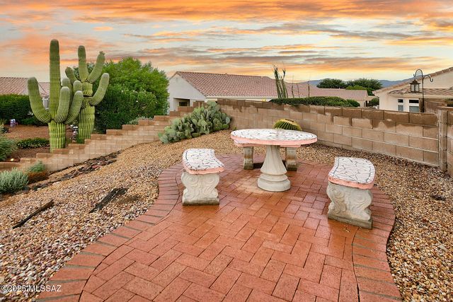 345 W Continental Vista Place, Green Valley, AZ 85614