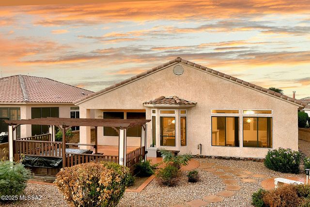 345 W Continental Vista Place, Green Valley, AZ 85614