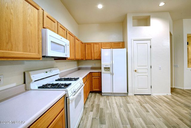 345 W Continental Vista Place, Green Valley, AZ 85614