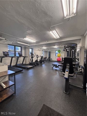 11720 Edgewater Drive 1007, Lakewood, OH 44107