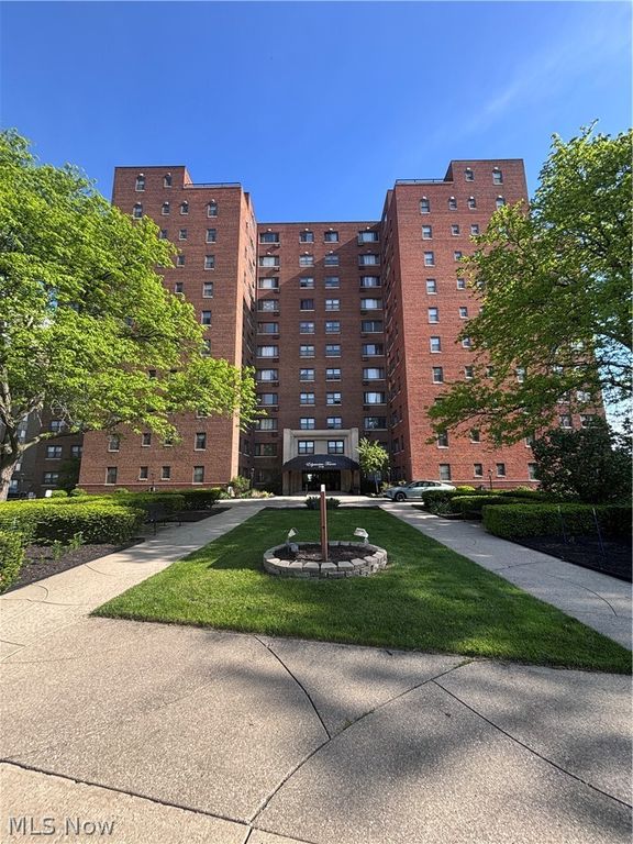 11720 Edgewater Drive 1007, Lakewood, OH 44107