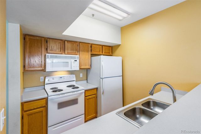 1330 S Monaco Parkway 14, Denver, CO 80224