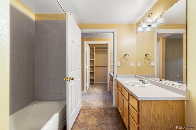 1330 S Monaco Parkway 14, Denver, CO 80224