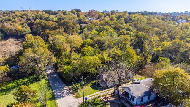 1600 Seale Street, Dallas, TX 75208