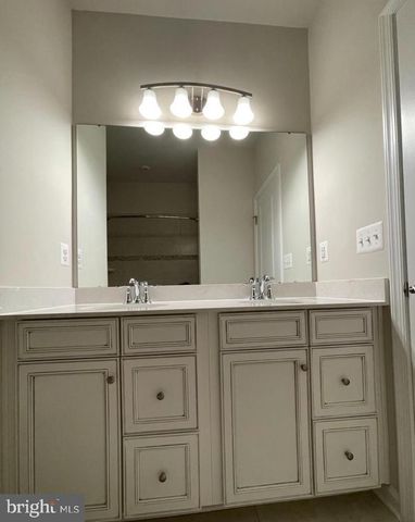 1113 RAMPART DR, Fredericksburg, VA 22401