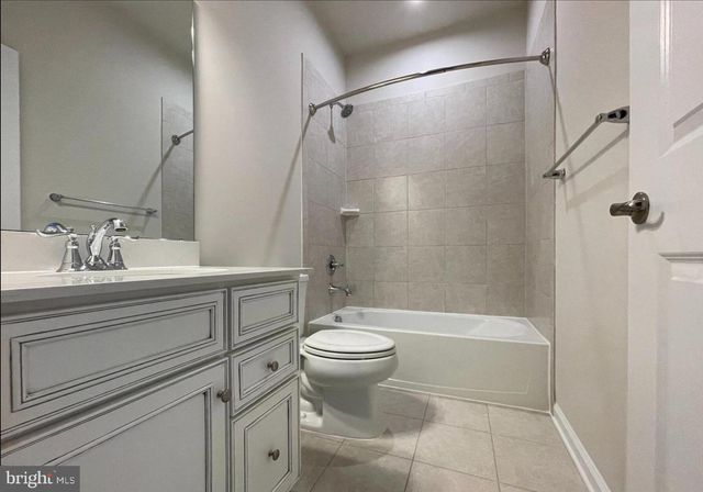 1113 RAMPART DR, Fredericksburg, VA 22401