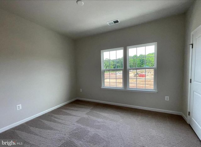1113 RAMPART DR, Fredericksburg, VA 22401