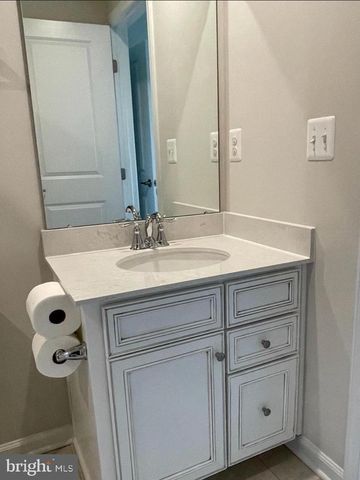 1113 RAMPART DR, Fredericksburg, VA 22401