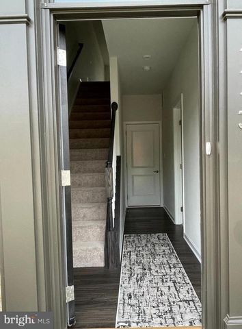 1113 RAMPART DR, Fredericksburg, VA 22401