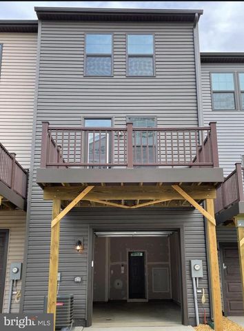 1113 RAMPART DR, Fredericksburg, VA 22401