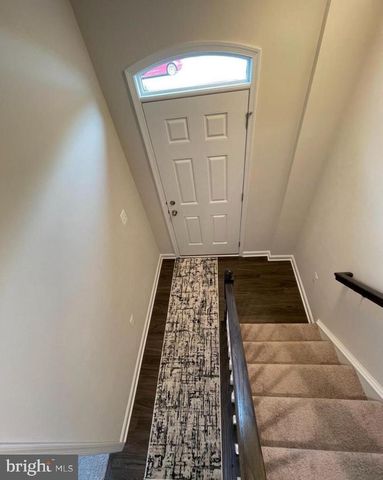 1113 RAMPART DR, Fredericksburg, VA 22401
