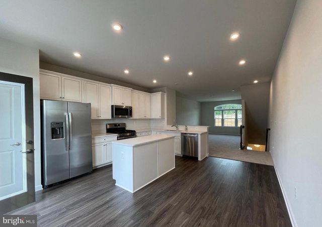 1113 RAMPART DR, Fredericksburg, VA 22401