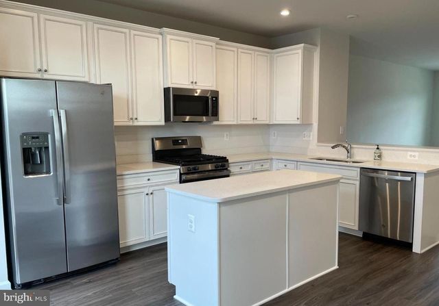 1113 RAMPART DR, Fredericksburg, VA 22401
