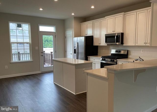 1113 RAMPART DR, Fredericksburg, VA 22401