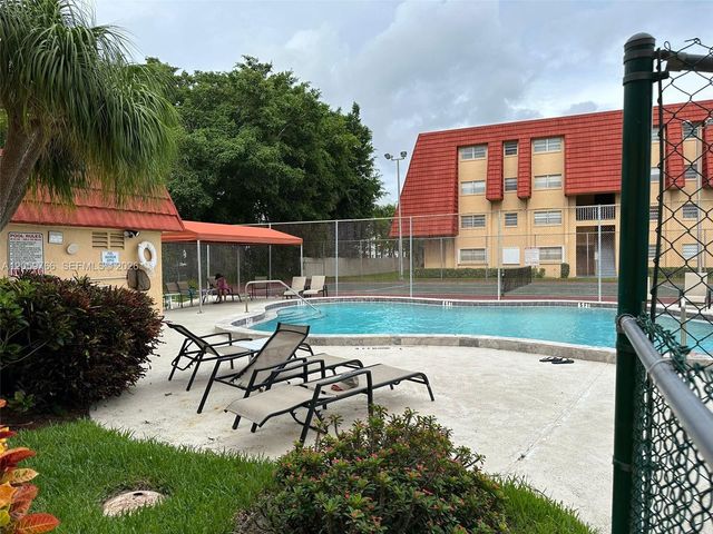 22605 SW 66th Avenue 310, Boca Raton, FL 33428