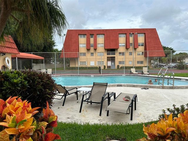 22605 SW 66th Avenue 310, Boca Raton, FL 33428