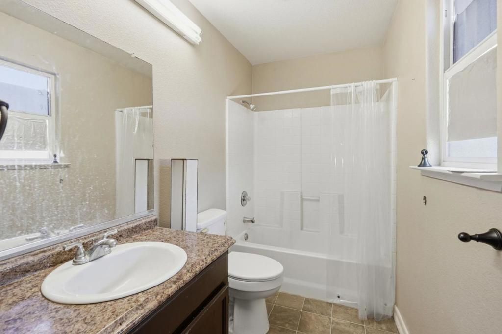 Image 17 of property listing at 1934 Mcgee Avenue, Dos Palos, CA 93620