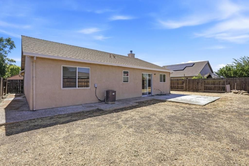 Image 19 of property listing at 1934 Mcgee Avenue, Dos Palos, CA 93620