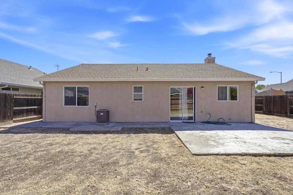 Image 20 of property listing at 1934 Mcgee Avenue, Dos Palos, CA 93620