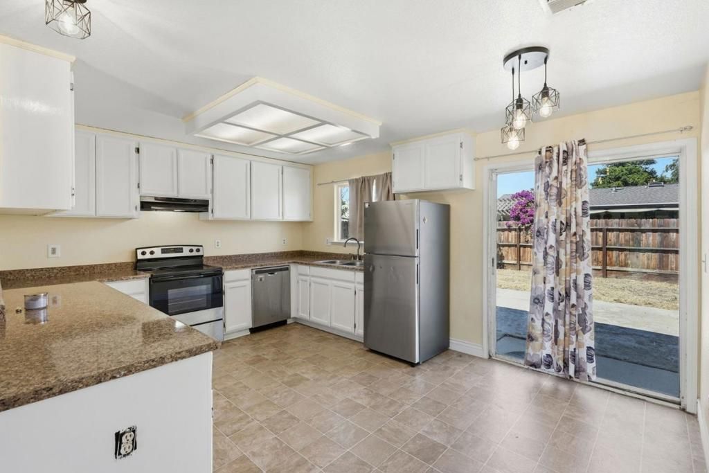Image 7 of property listing at 1934 Mcgee Avenue, Dos Palos, CA 93620