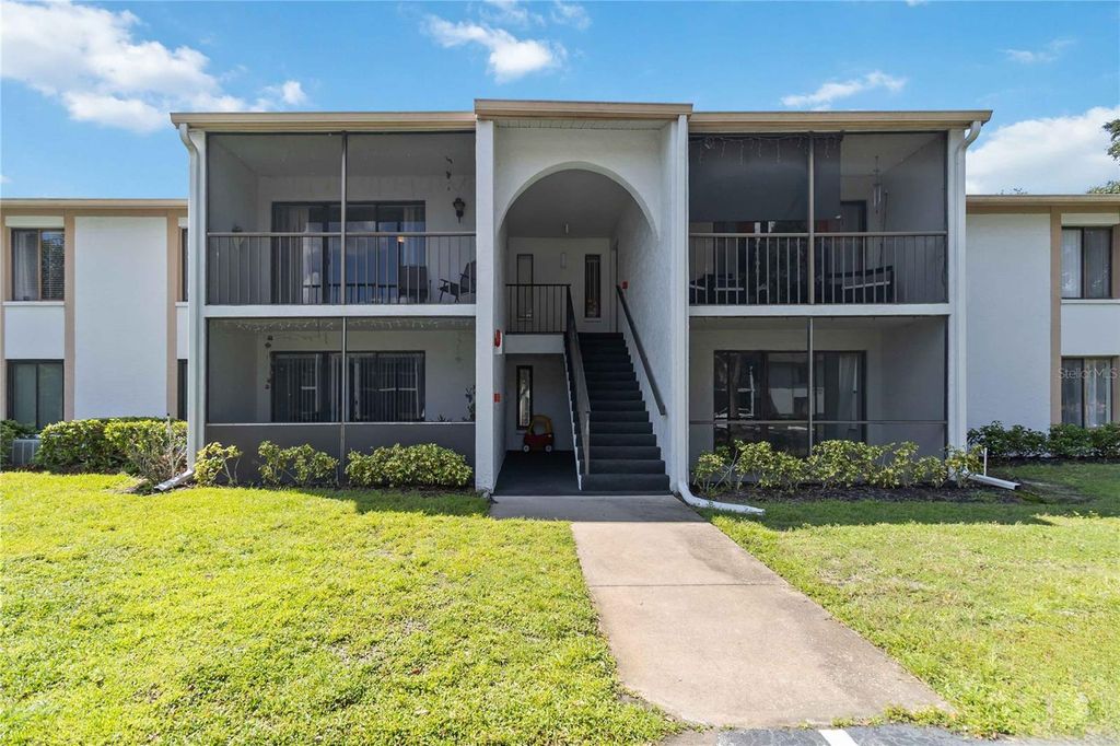 952 COURTYARD LANE 32-c, Orlando, FL 32825