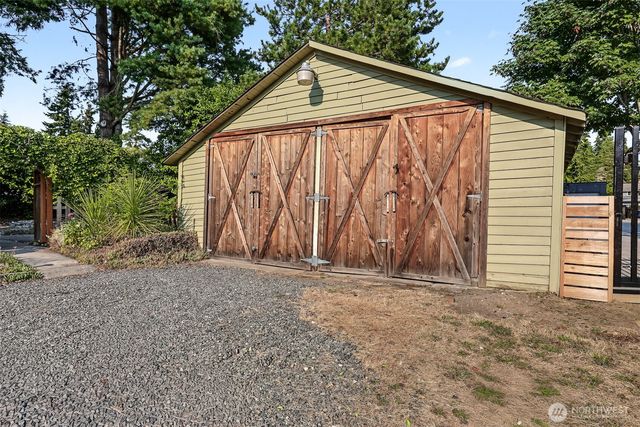 19127 80th Avenue W, Edmonds, WA 98026