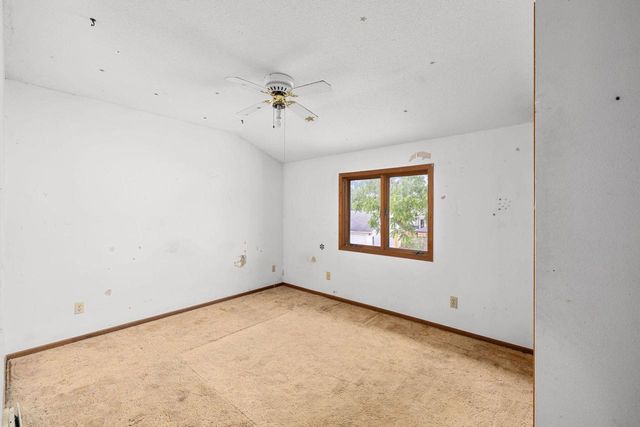 2512 Travis STREET, La Crosse, WI 54601