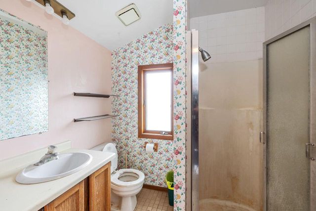 2512 Travis STREET, La Crosse, WI 54601