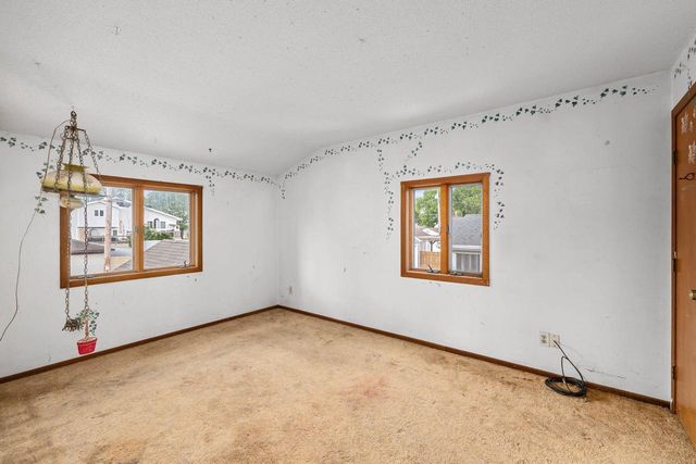 2512 Travis STREET, La Crosse, WI 54601